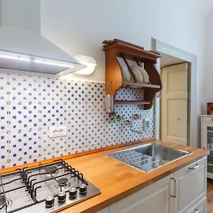  Apartment Vespucci- Quite Historic Palace